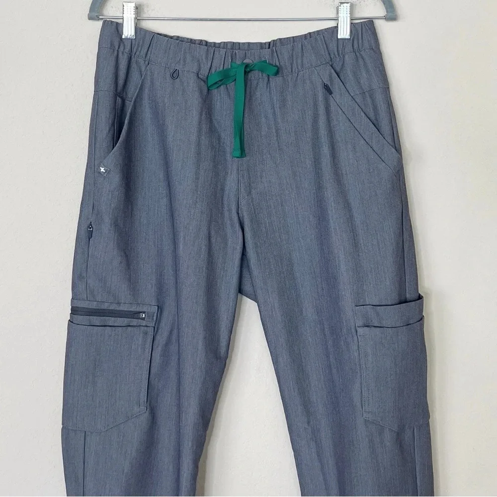 FIGS Men’s Gray Cargo‎ Jogger Scrub Pants